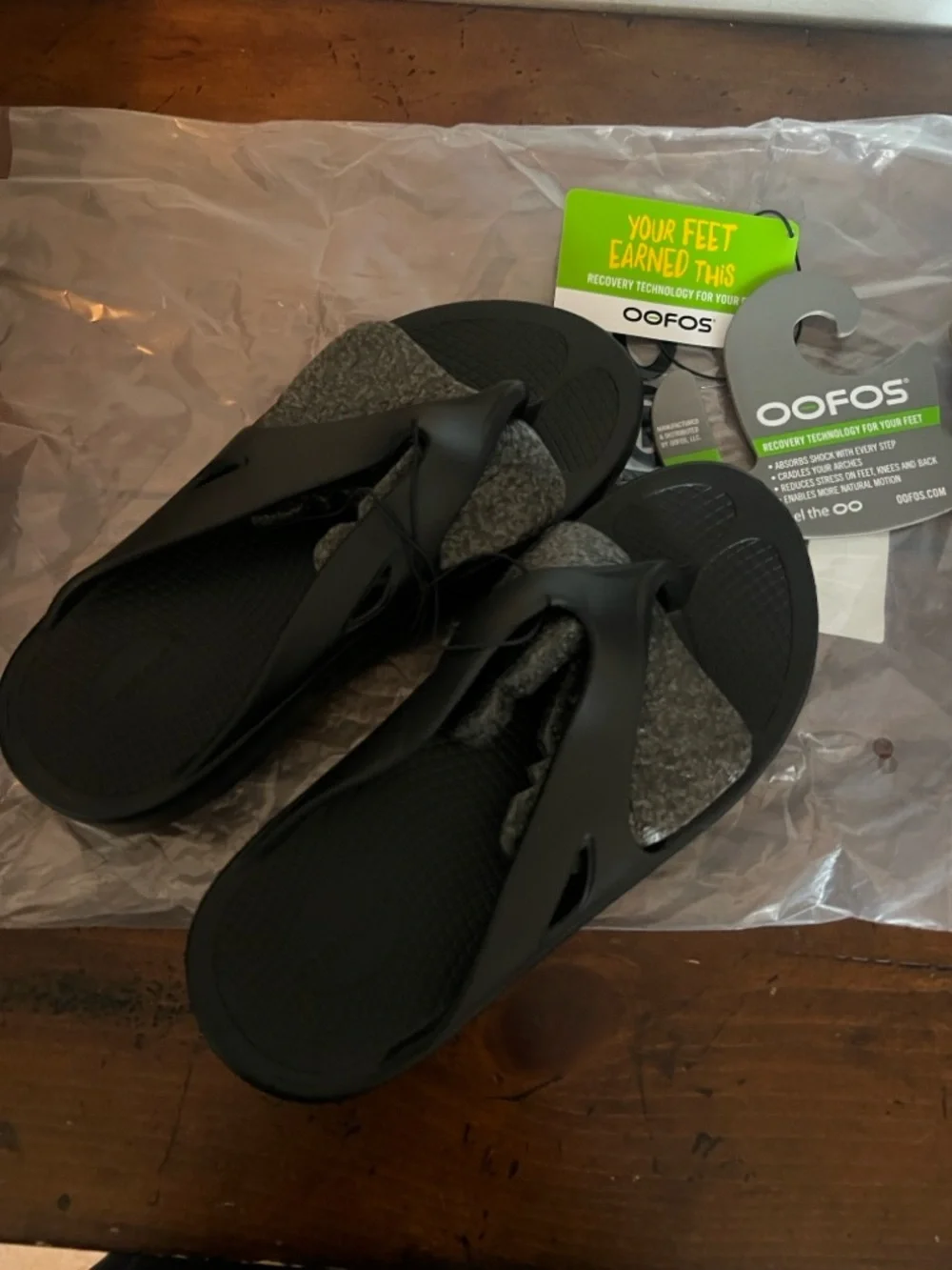 OOFOS Women's Black Sandals - Picture 1 of 5